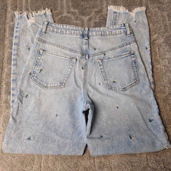 Tinseltown Daisy Denim Mom Jeans Womens Size 3/26W light wash distressed raw hem - Picture 4 of 9